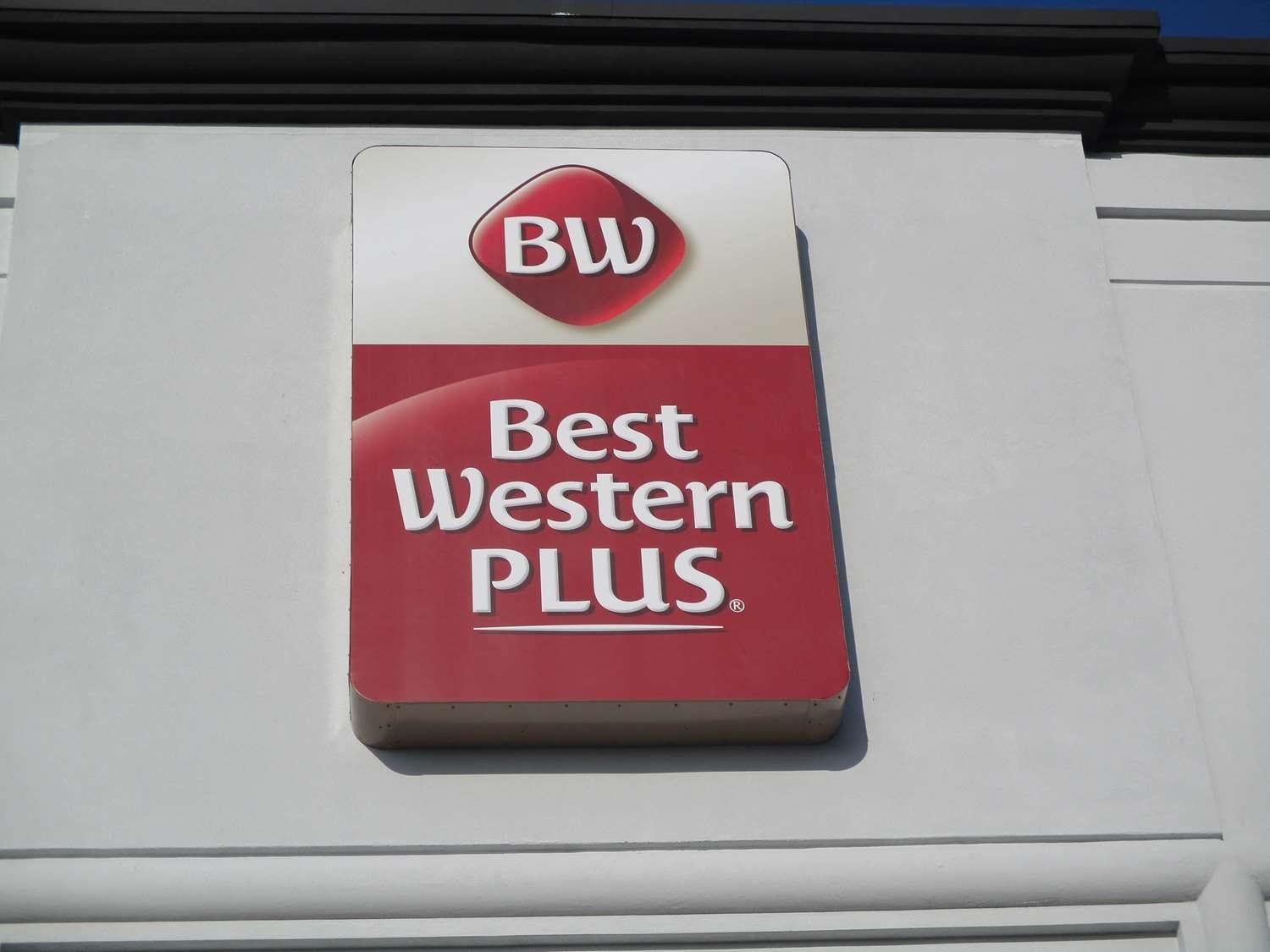 Best Western Plus Champaign/Urbana Inn Exterior foto